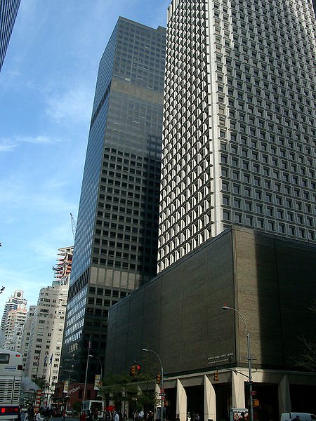 Office tower at 909 Third Avenue, NYC, in close proximity to the United Nations headquarters.