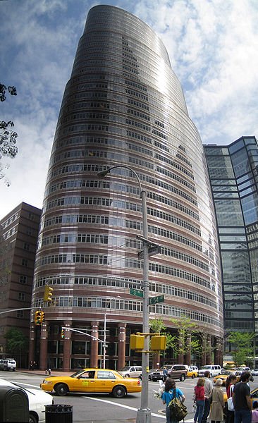 The uniquely shaped Lipstick Building at 885 Third Avenue, offering Class A office space in NYC.