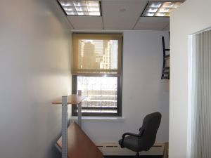 228 East 45th Street Office Space - Small Private Office Room