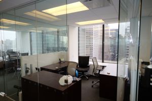 950 Third Avenue Office Space - Bullpen with Ultra Bright Windows