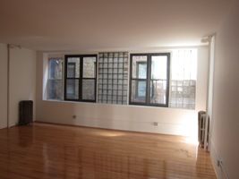 303 5th Avenue Office Space - Oversized Windows