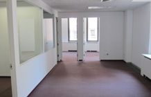 15 Maiden Lane internal corridor of office space