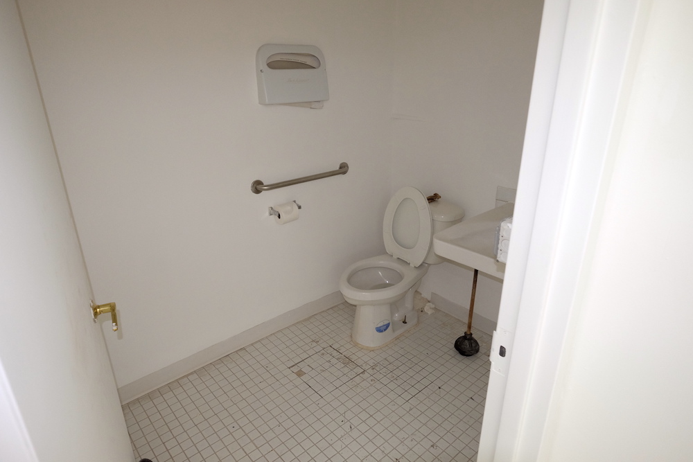 W. 21 St., Near 6th Ave. Office Space - Washroom