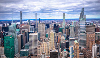 NYC skyline with One Vanderbilt on the right.