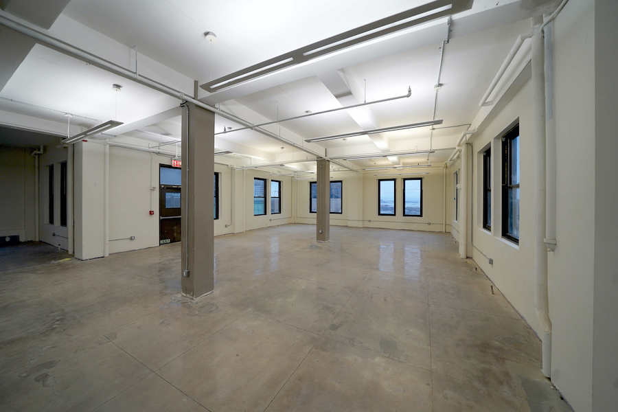 11 Broadway Office Space - Columns