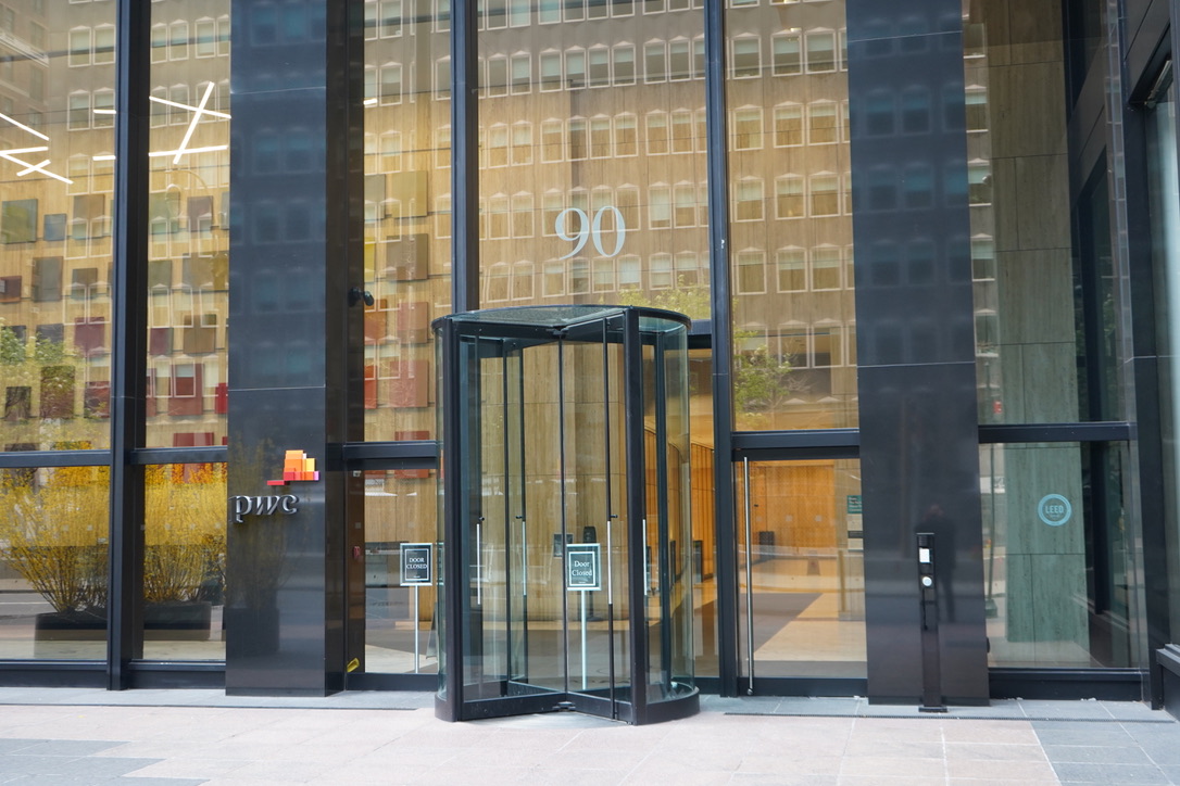 90 Park Avenue, an amenity-rich Class A office building in the Murray Hill district of Manhattan.
