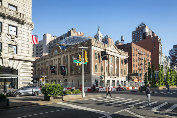 44 Union Square East's exterior highlighting available office spaces for rent.