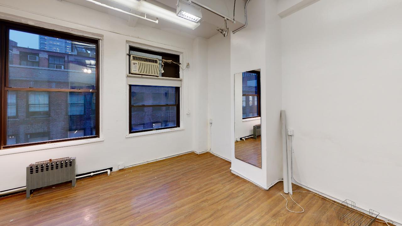 247 West 35th Street Office Space