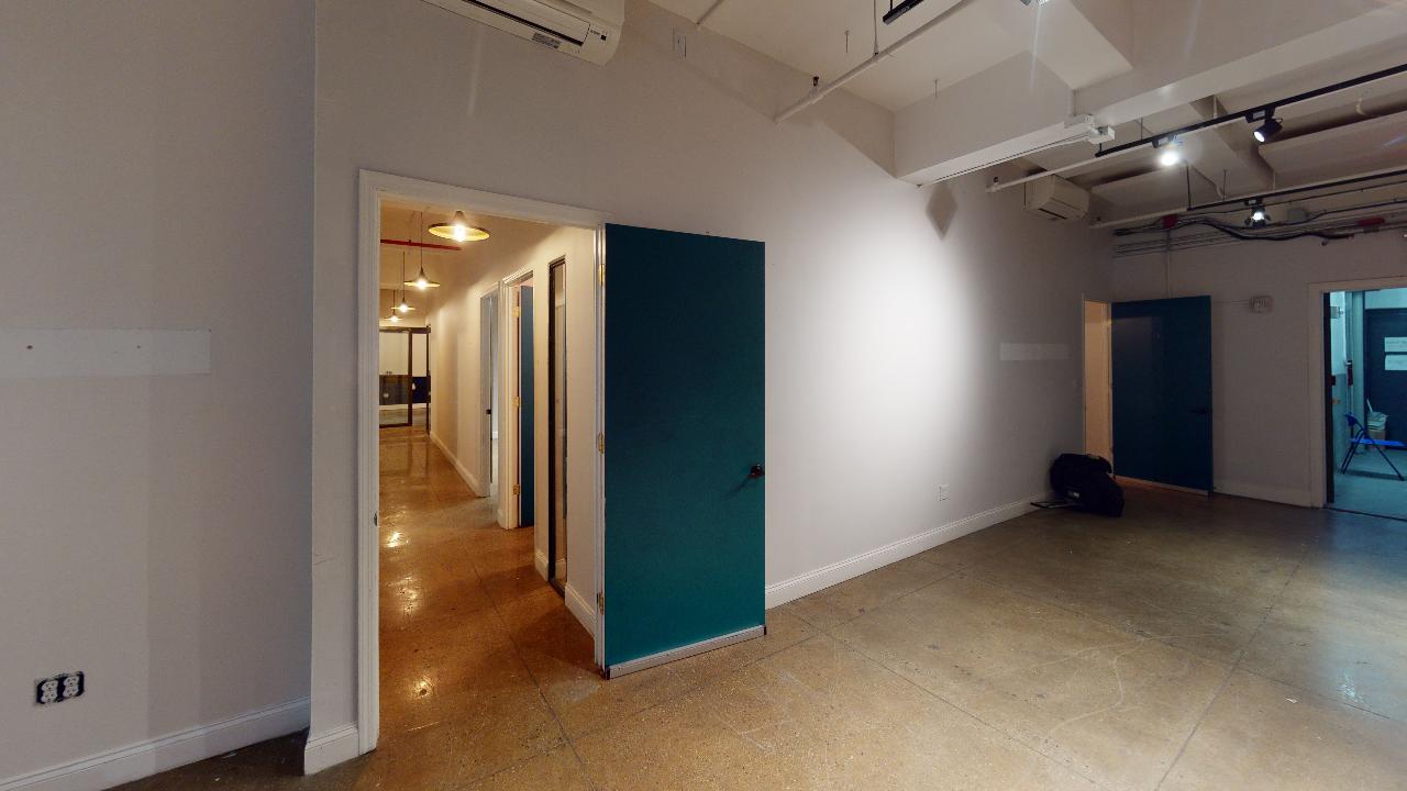 247 West 35th Street, 6th floor office rental, interior common corridor