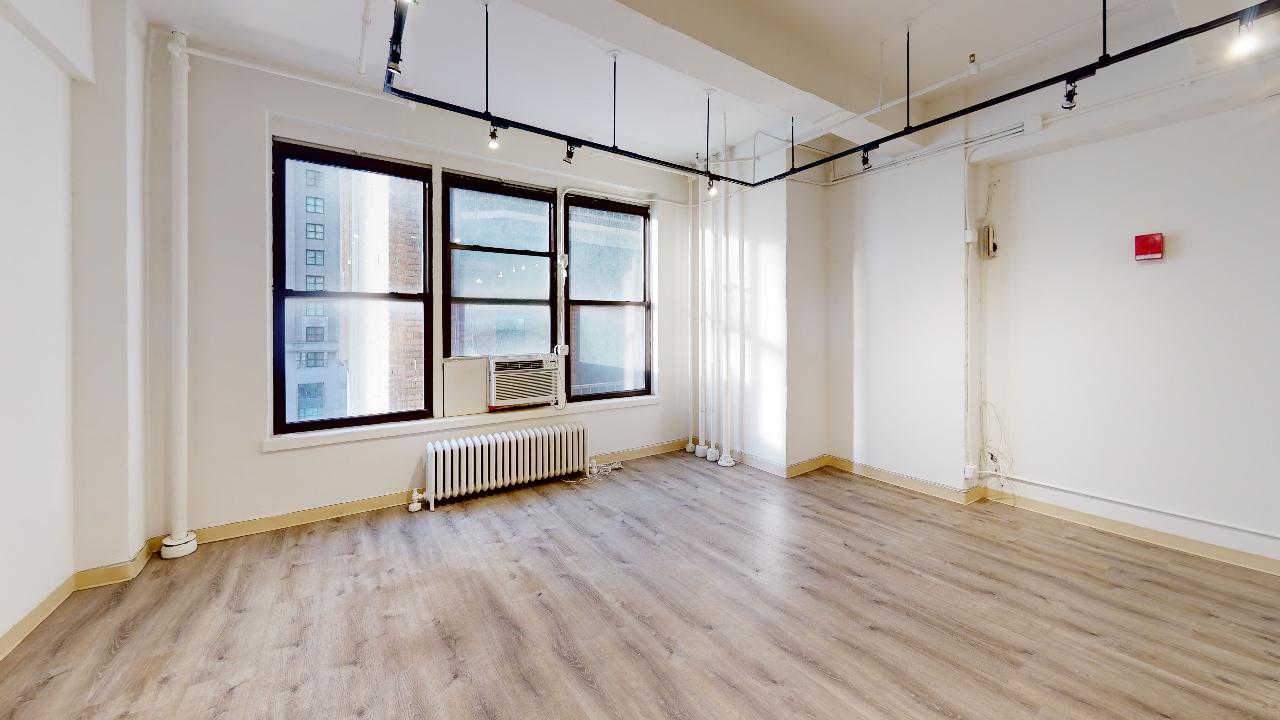 260 West 35th Street Office Space - Large Windows