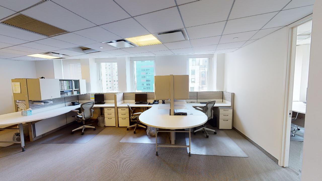 1441 Broadway Office Space - Bullpen