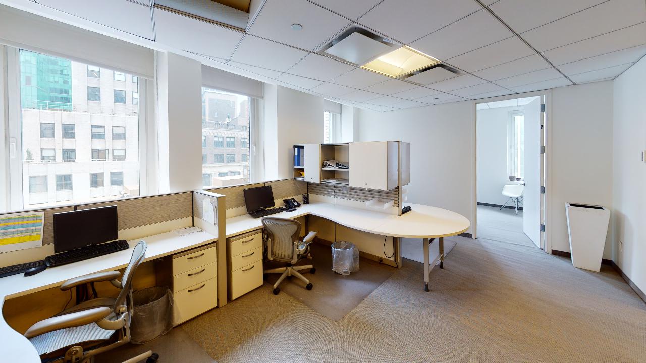 1441 Broadway Office Space - Office Desks