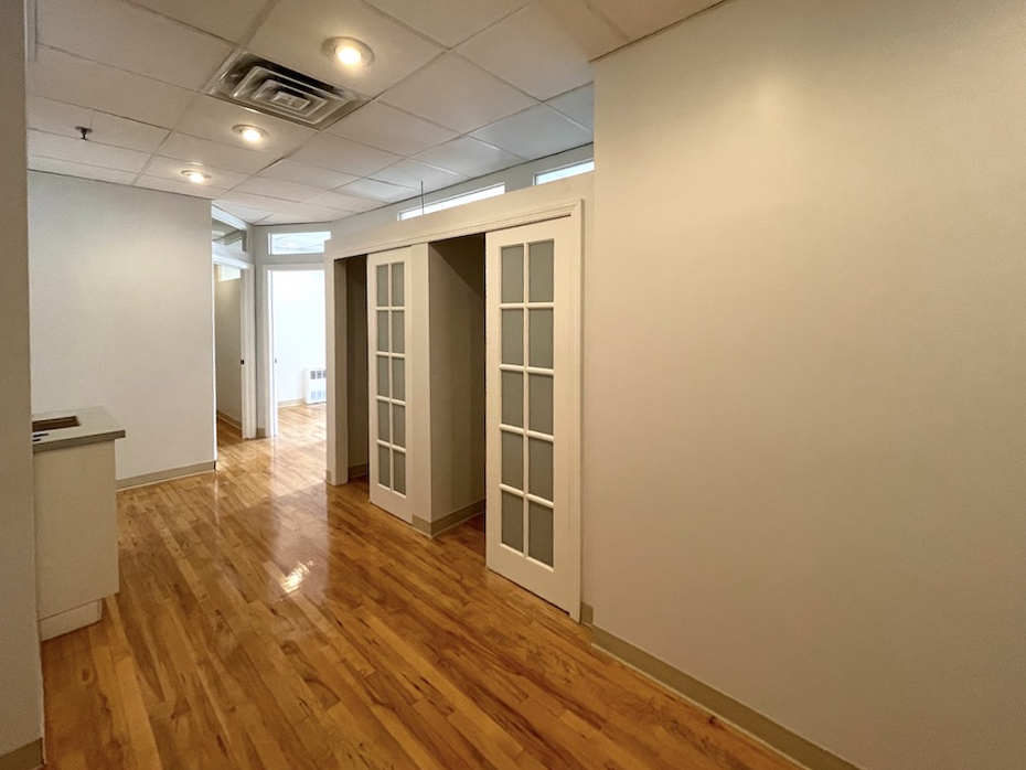 22nd Street & Broadway Office Space - Foyer