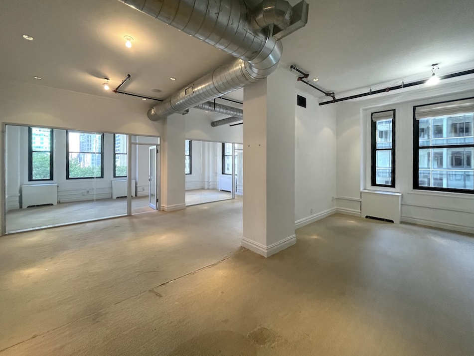 501 Fifth Avenue Office Space - Bullpen