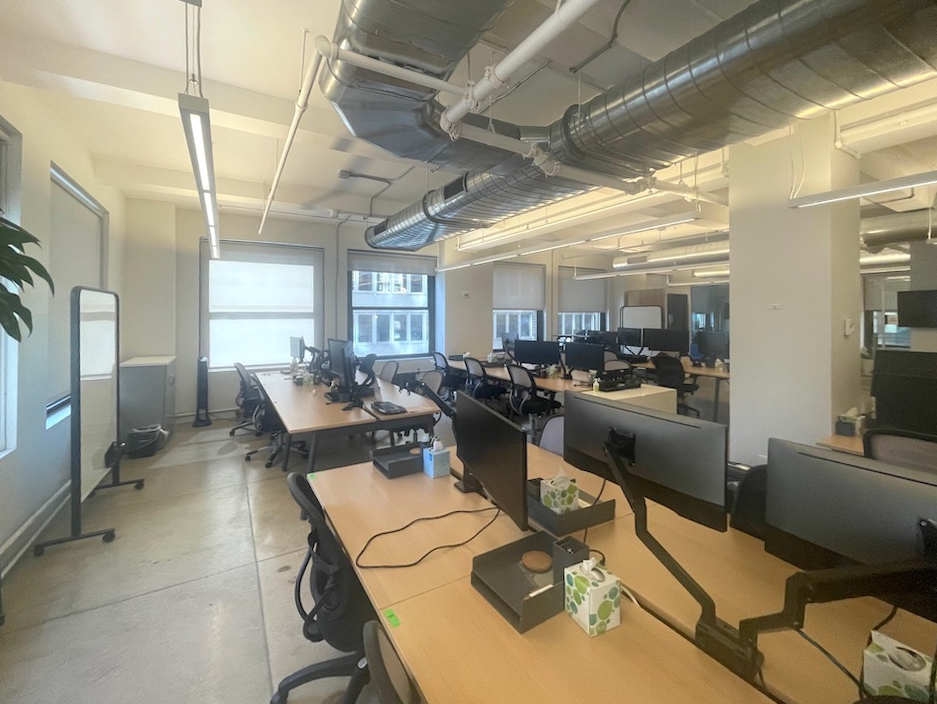 Madison Avenue & 39th Street Office Space - Bullpen