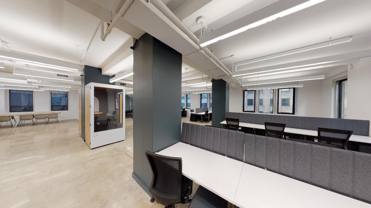 369 Lexington Avenue, 11th Floor - Rows of Desks in the Bullpen