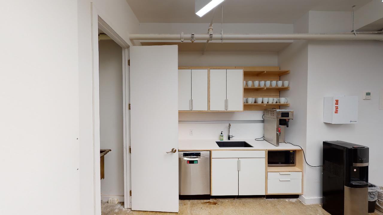 369 Lexington Avenue Office Space, 5th Floor - Kitchen