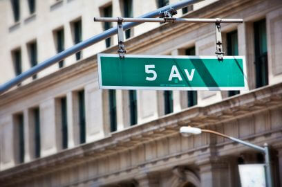 5th Ave NYC street sign, symbolizing Microsoft's 150 KSF office lease at 112 Fifth Avenue.