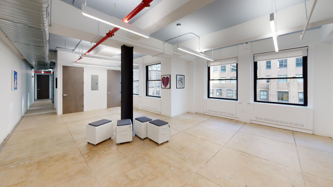 370 Lexington Avenue Office Space, 21st Floor - Bullpen