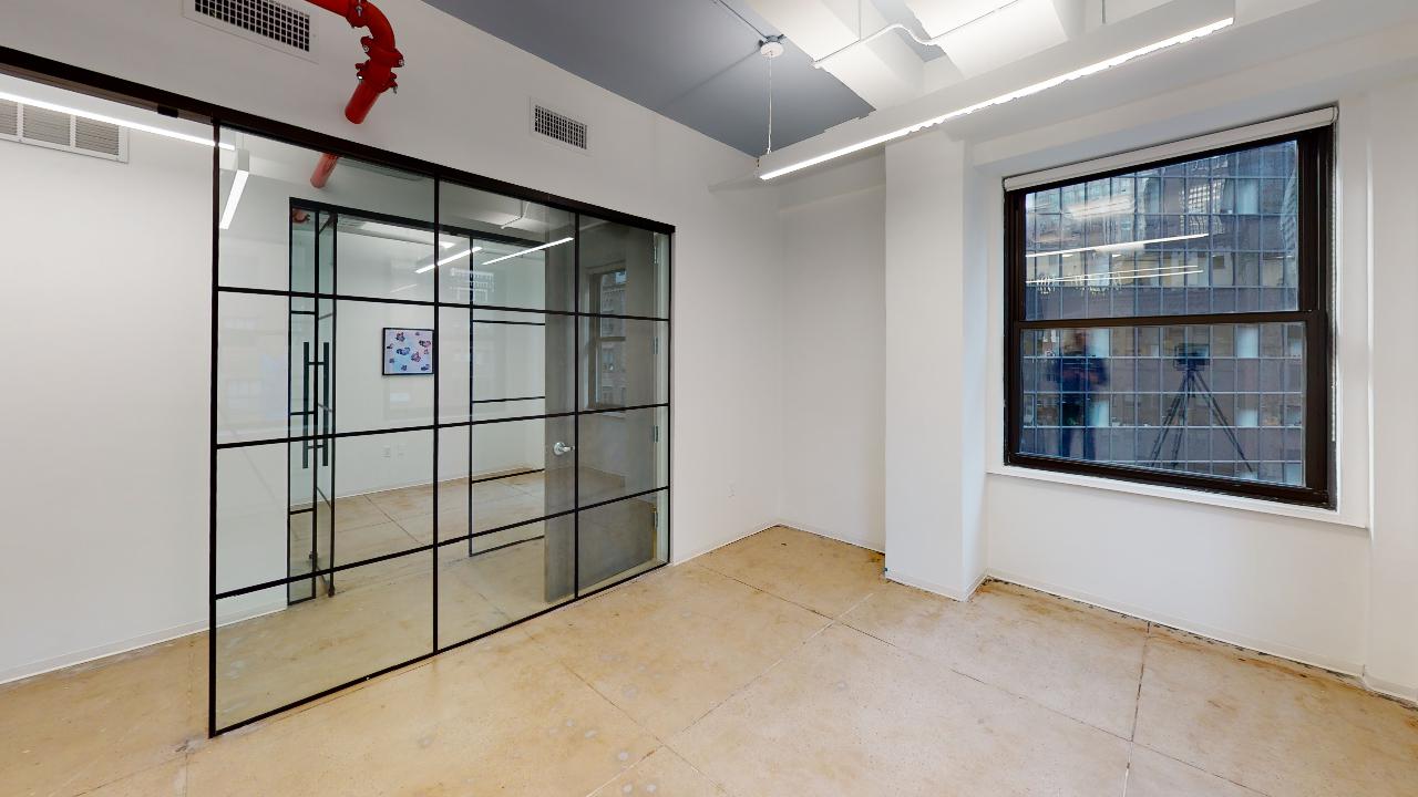 370 Lexington Avenue Office Space, 21st Floor - Glass Walls