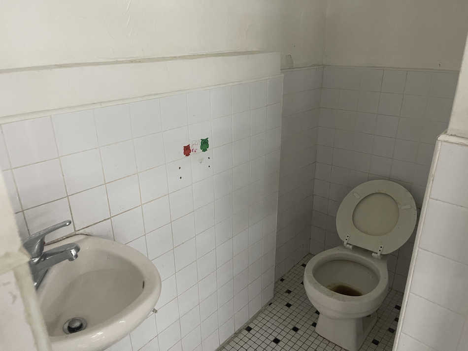 265 West 37th Street Office Space - Bathroom