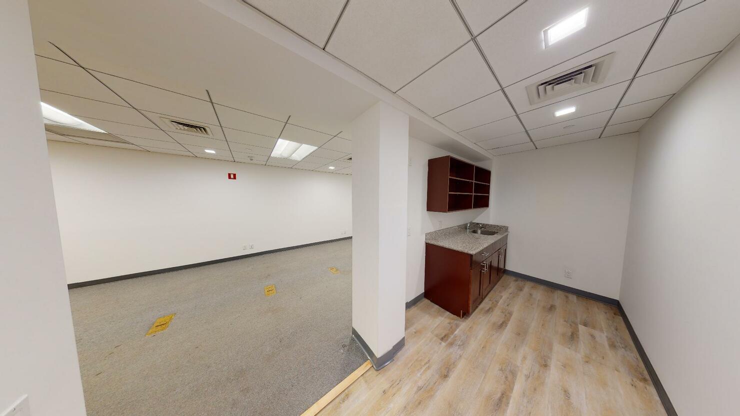 483 Tenth Avenue Office Space - Kitchenette