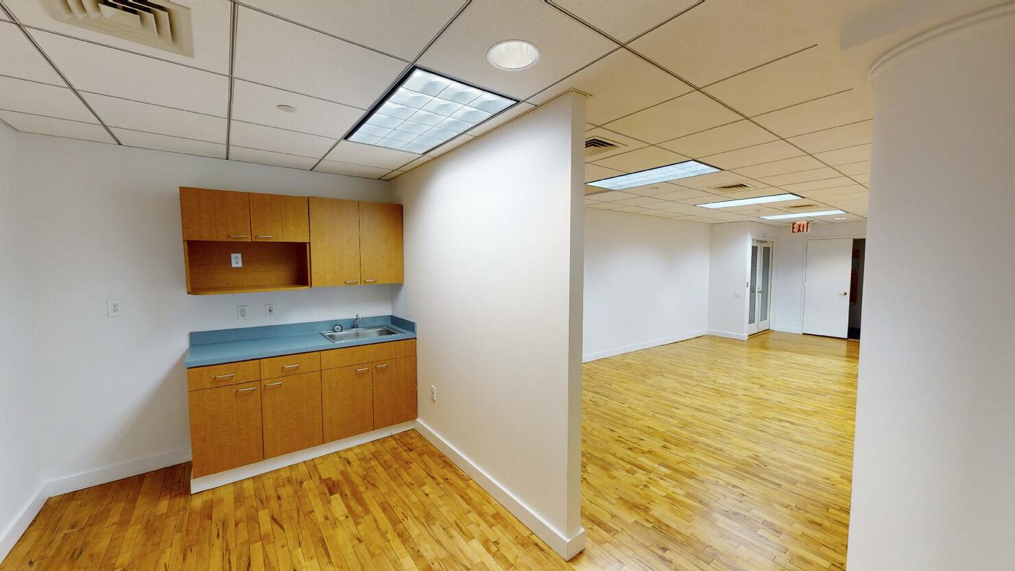 483 Tenth Avenue Office Space - Kitchenette