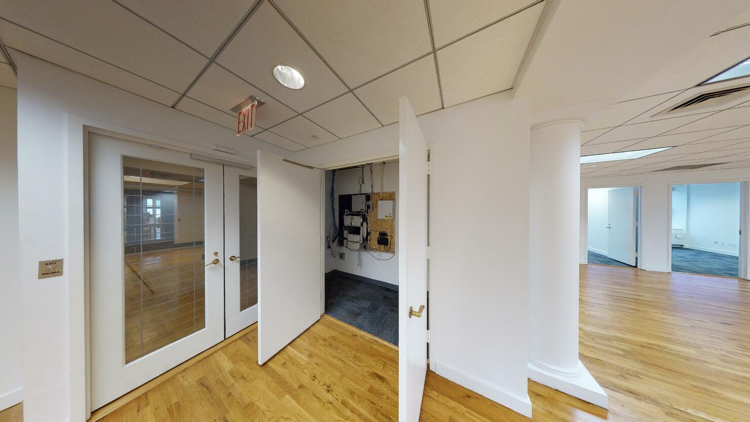 483 Tenth Avenue Office Space - Closet
