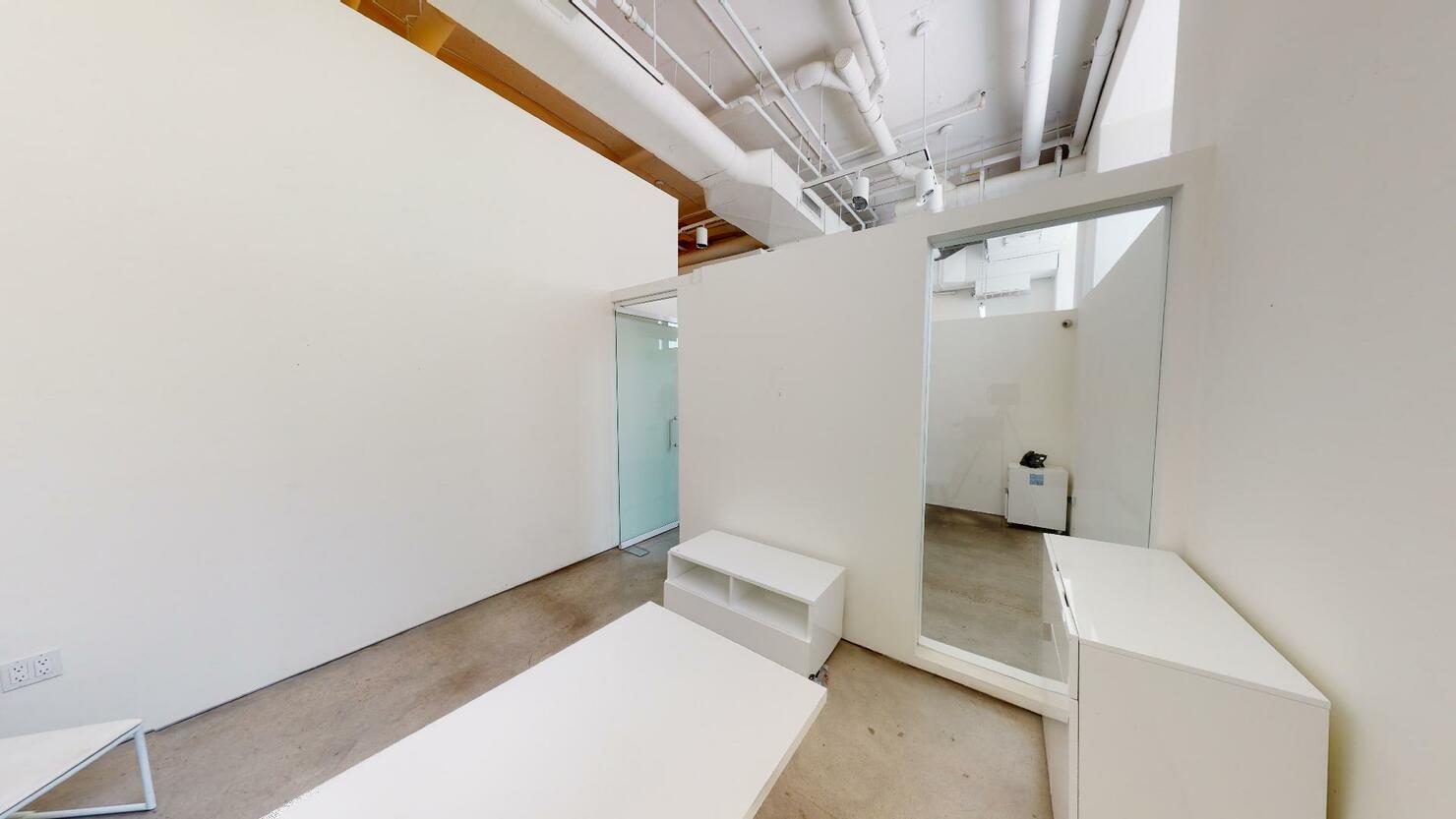 540 West 28th Street Office Space - Office Room with Glass Walls