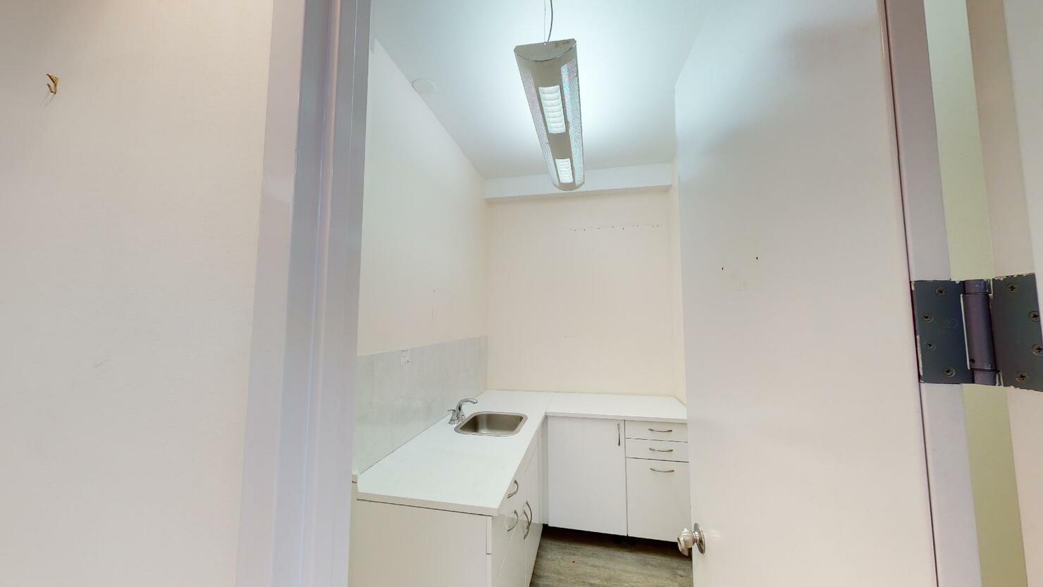 369 Lexington Avenue Office Space, #8A - Room with Sink