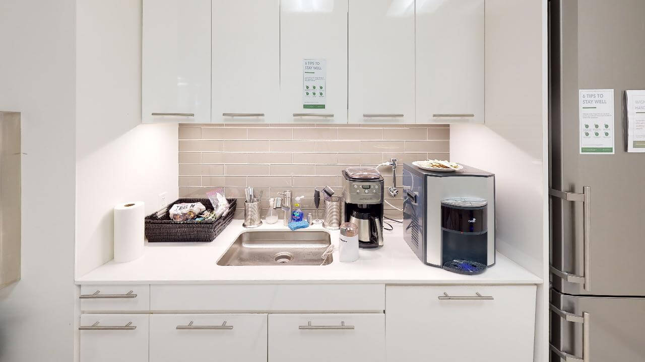 540 Madison Avenue Office Space - Kitchenette