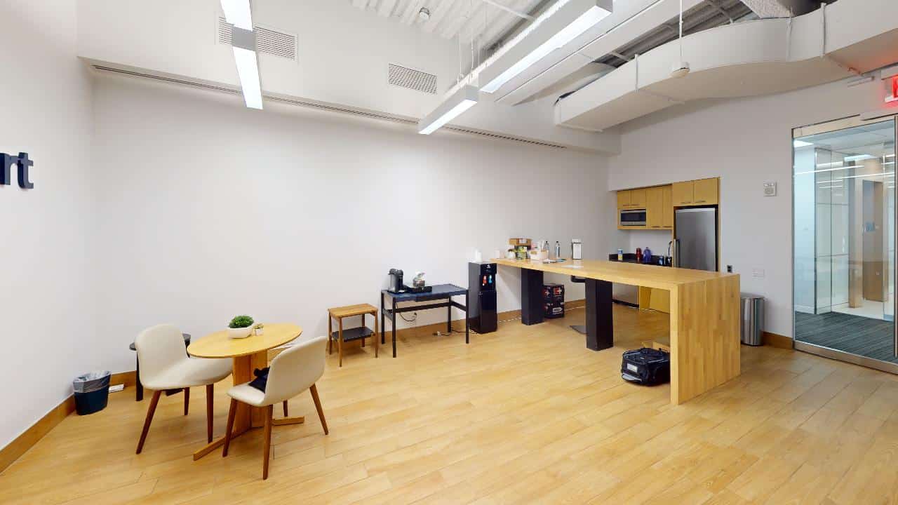 11 Times Square, Office Sublet - Interior Open Area