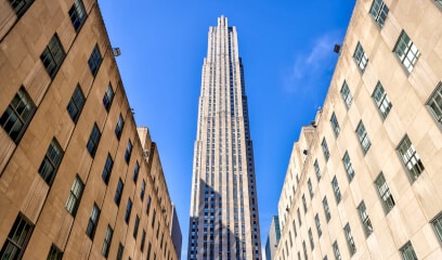 Prime Midtown Manhattan office space in the vibrant Sixth Ave/Rockefeller Center submarket.