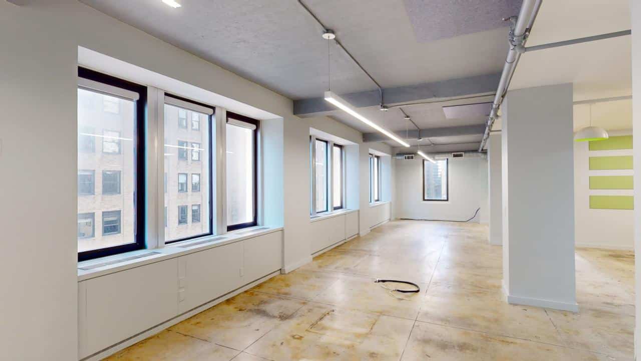 Bullpen with windows, 9th floor, 369 Lexington Avenue office space