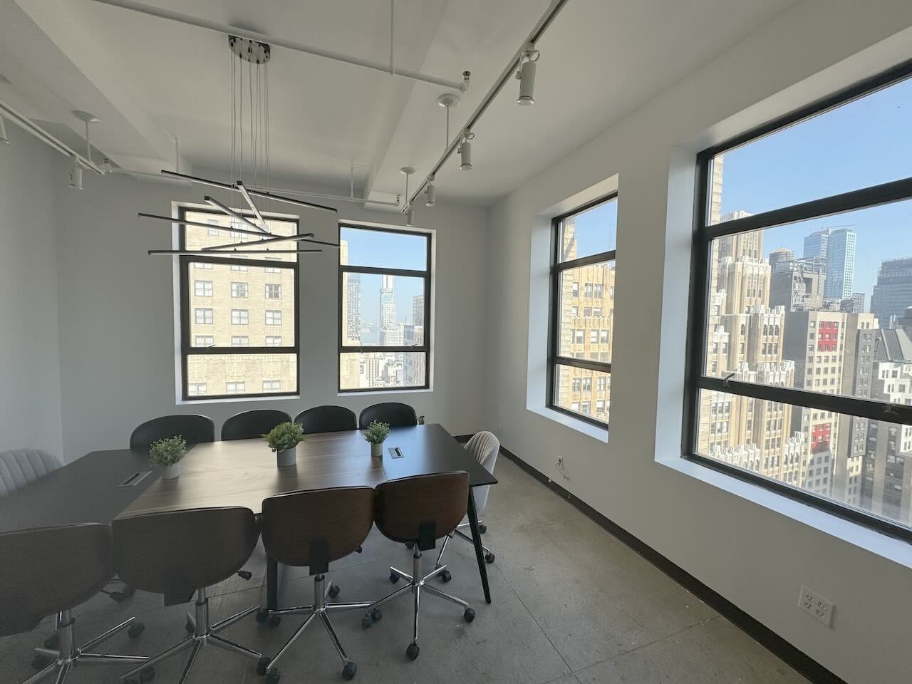 Full-Floor Class B Office Space for Lease at 494 Eighth Avenue, with views of Midtown Manhattan.