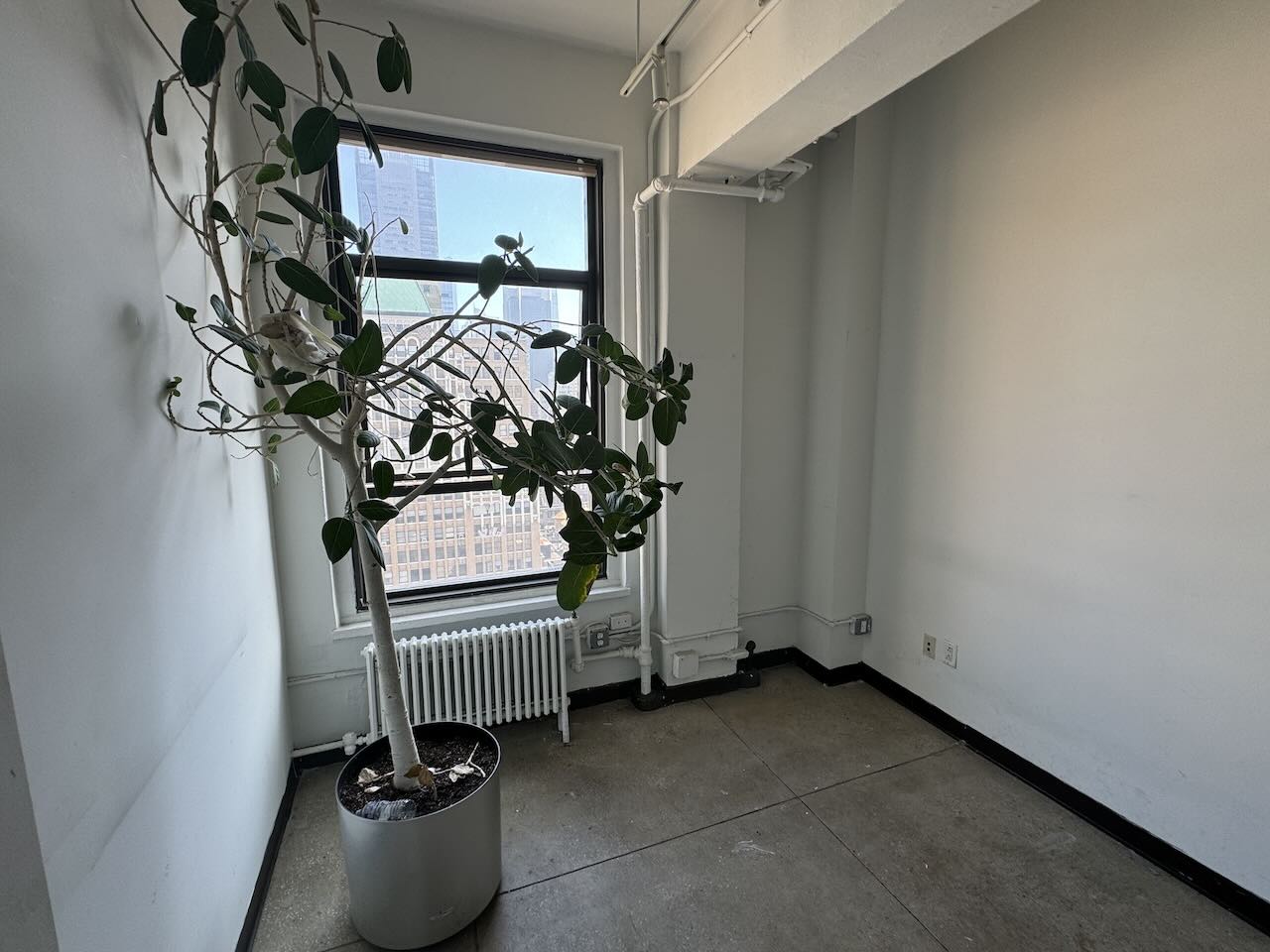 494 Eighth Avenue Office Space - Private Office