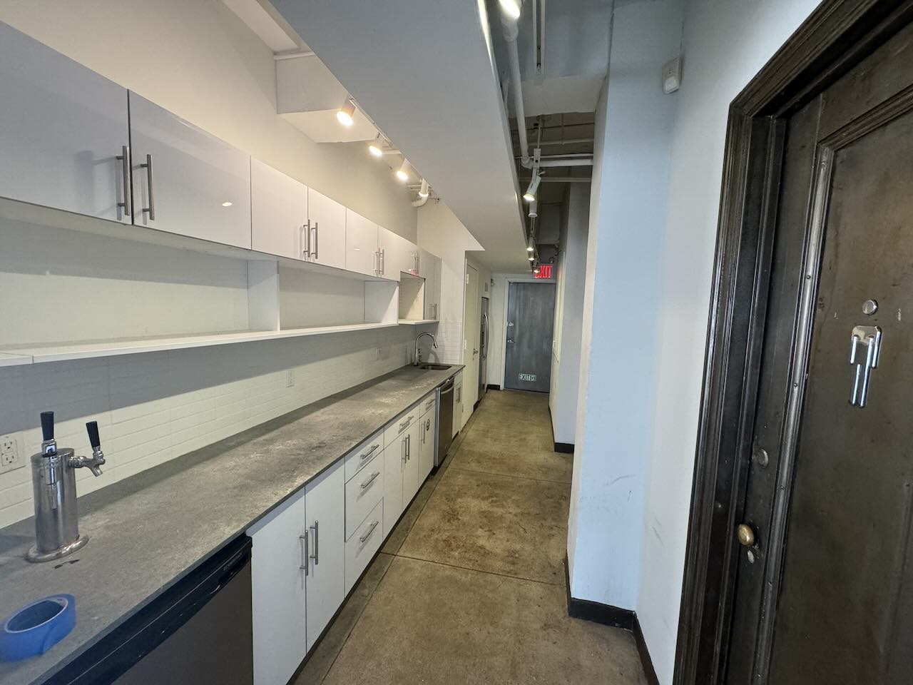 494 Eighth Avenue Office Space - Kitchen and Washroom