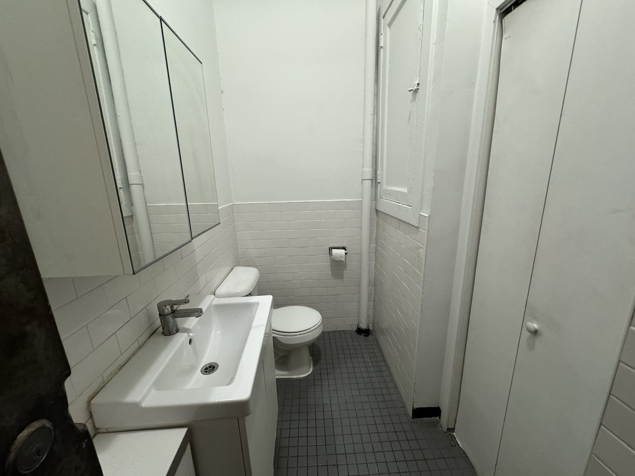 494 Eighth Avenue Office Space - Washroom